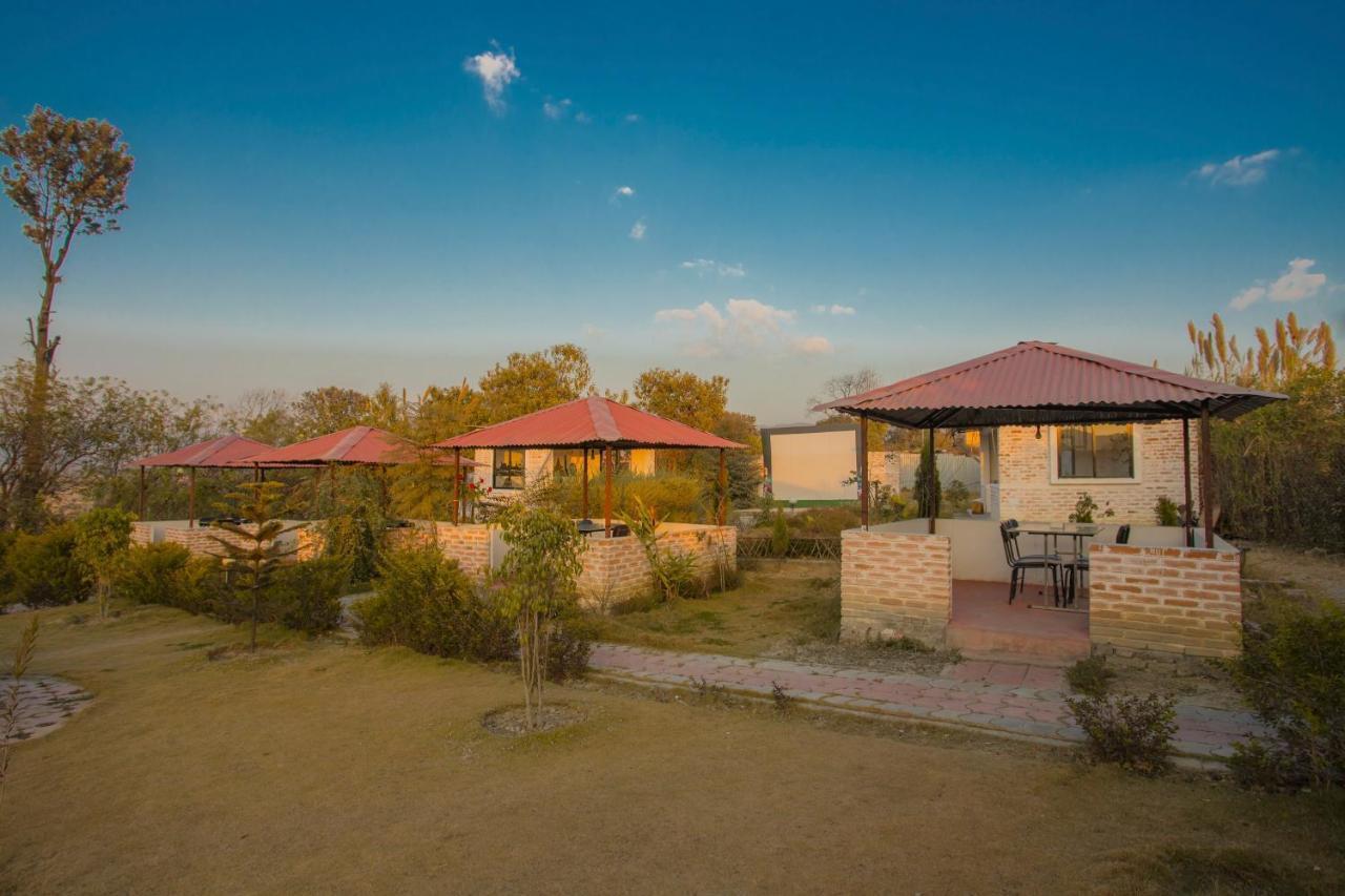 Oyo 276 White Orchid Resort Kathmandu Esterno foto